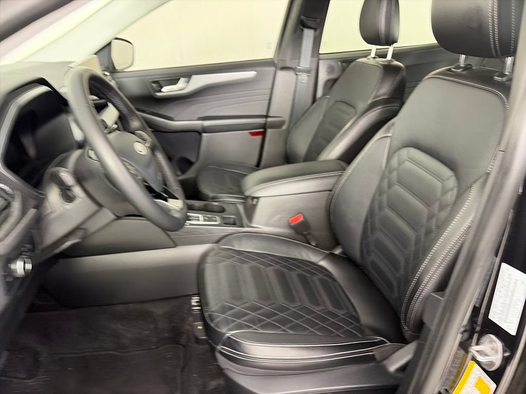 Used 2024 Ford Escape Platinum w/ Premium Technology Package AWD/4WD image 11