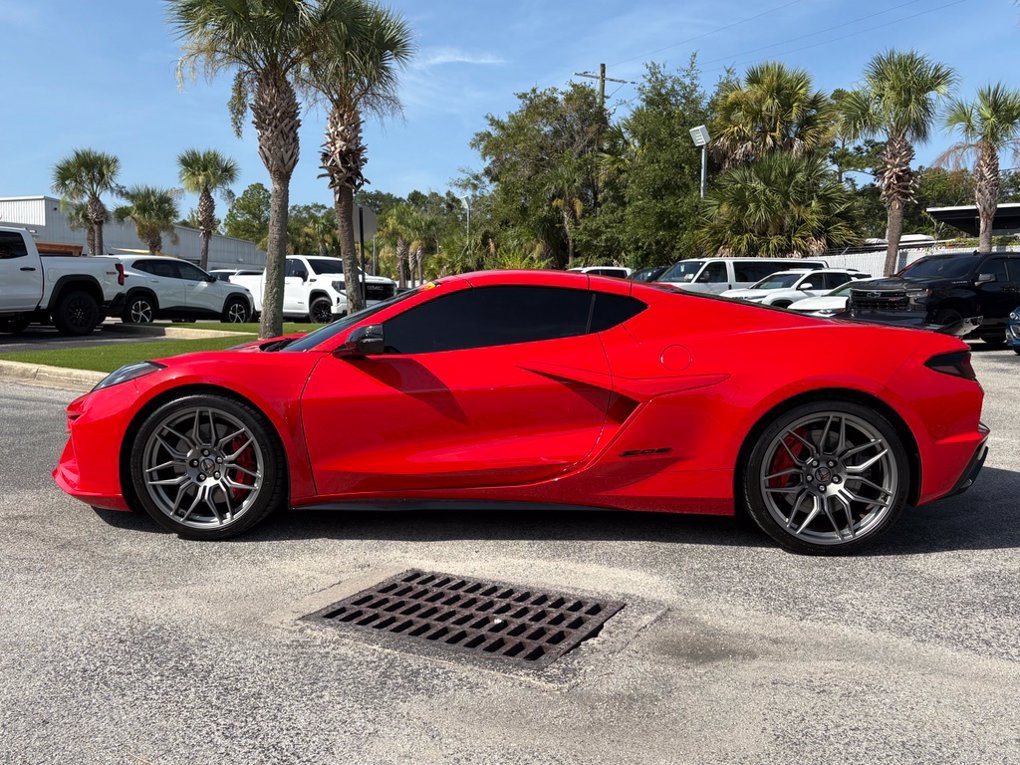 Used 2025 Chevrolet Corvette Z06 RWD image 7