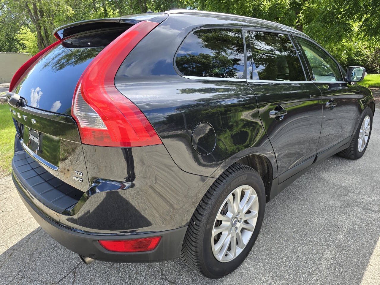 Used 2010 Volvo XC60 T6 AWD/4WD image 5