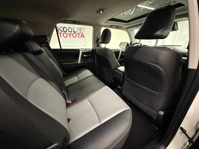 Used 2022 Toyota 4Runner SR5 Premium w/ Moonroof Package AWD/4WD image 7