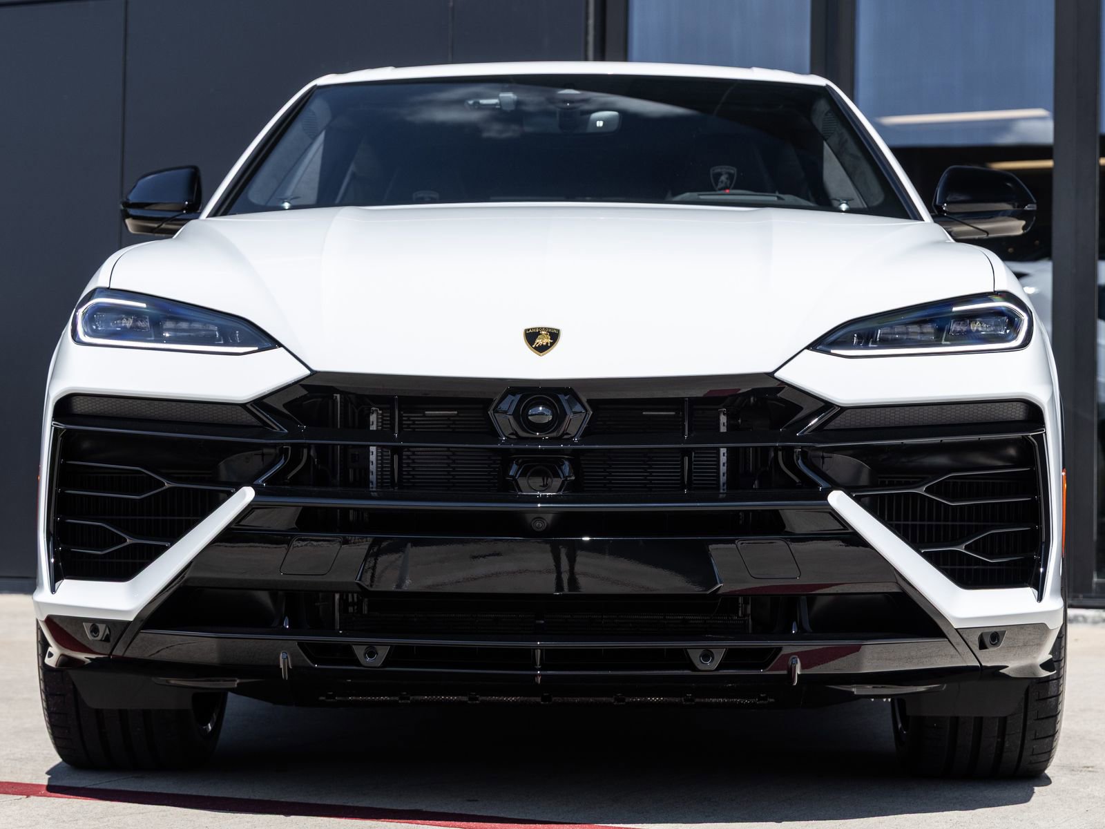 Used 2025 Lamborghini Urus SE AWD/4WD image 4