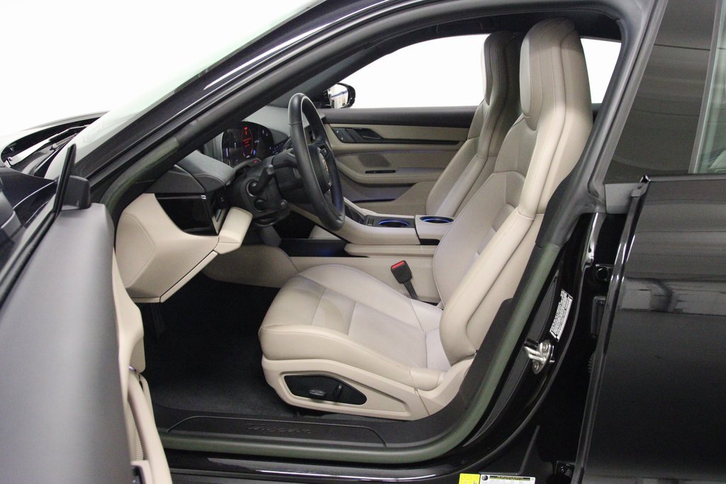 Used 2022 Porsche Taycan image 16