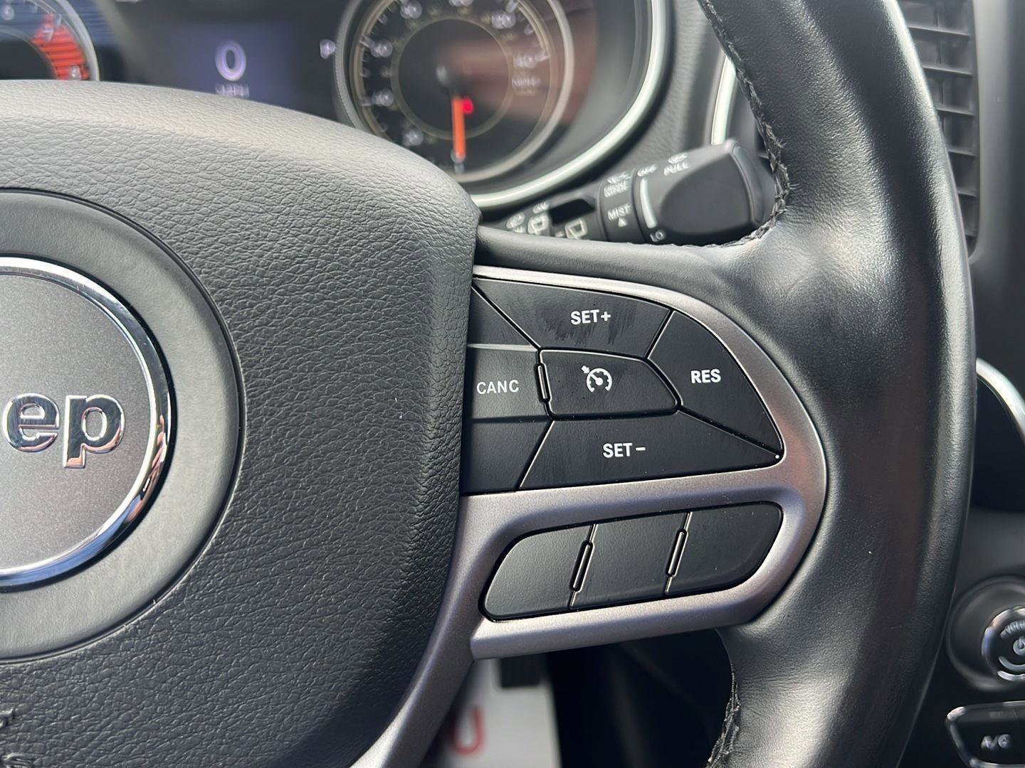 Used 2021 Jeep Cherokee Latitude Lux w/ Comfort/Convenience Group image 23