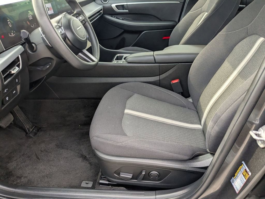 Used 2025 Hyundai Sonata SEL FWD image 11