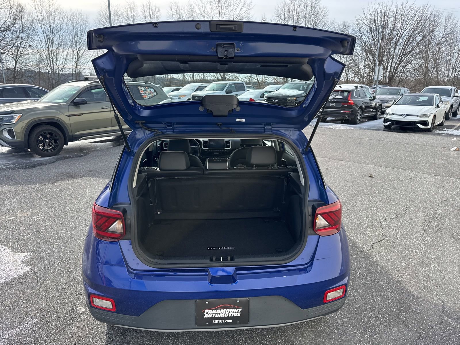 Used 2022 Hyundai Venue Limited w/ Cargo Package image 10