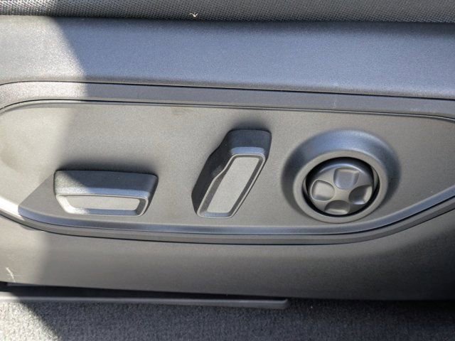 New 2025 Jeep Grand Cherokee L Laredo image 18