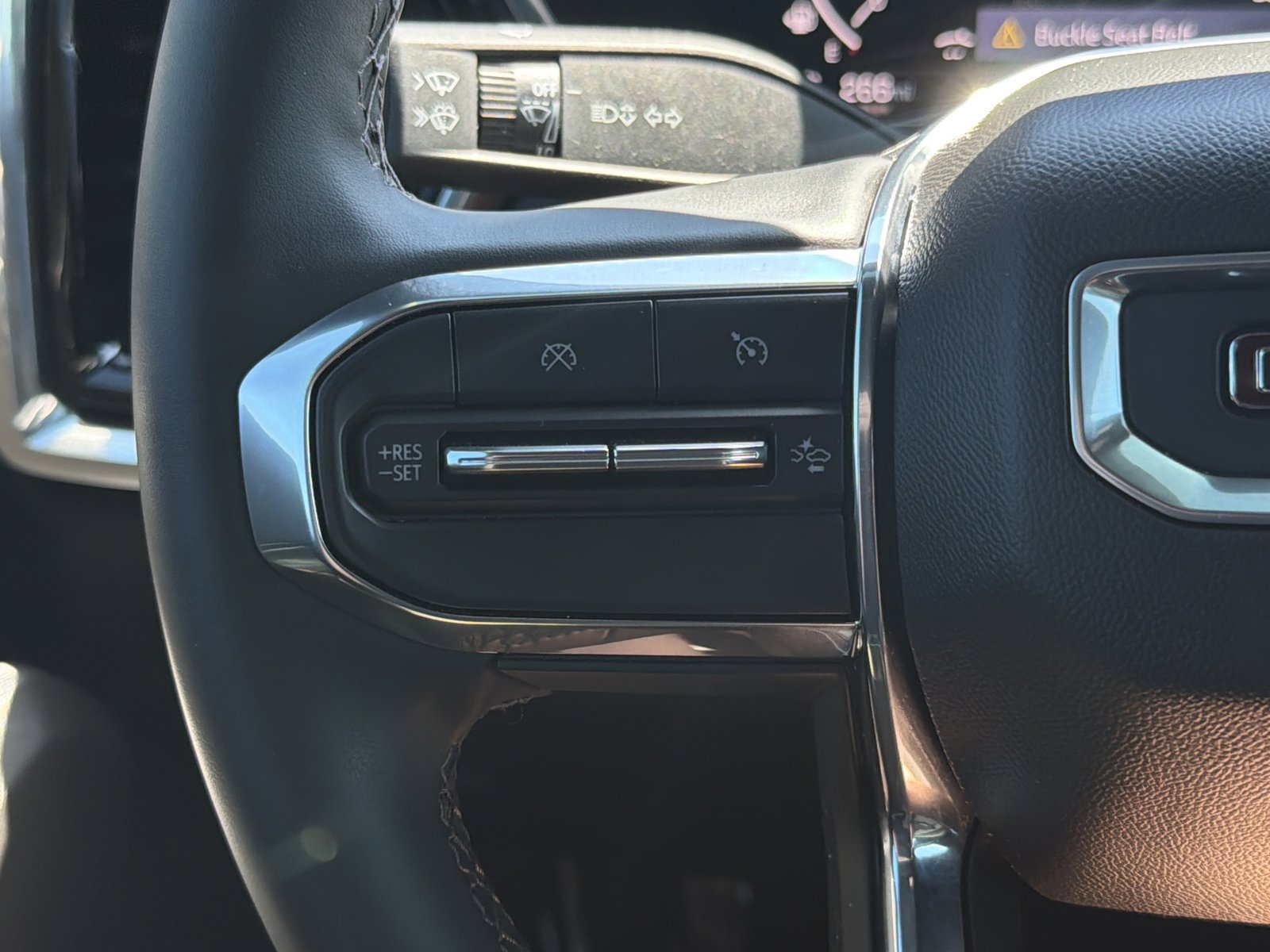 Used 2024 GMC Canyon Elevation w/ Convenience Package image 24