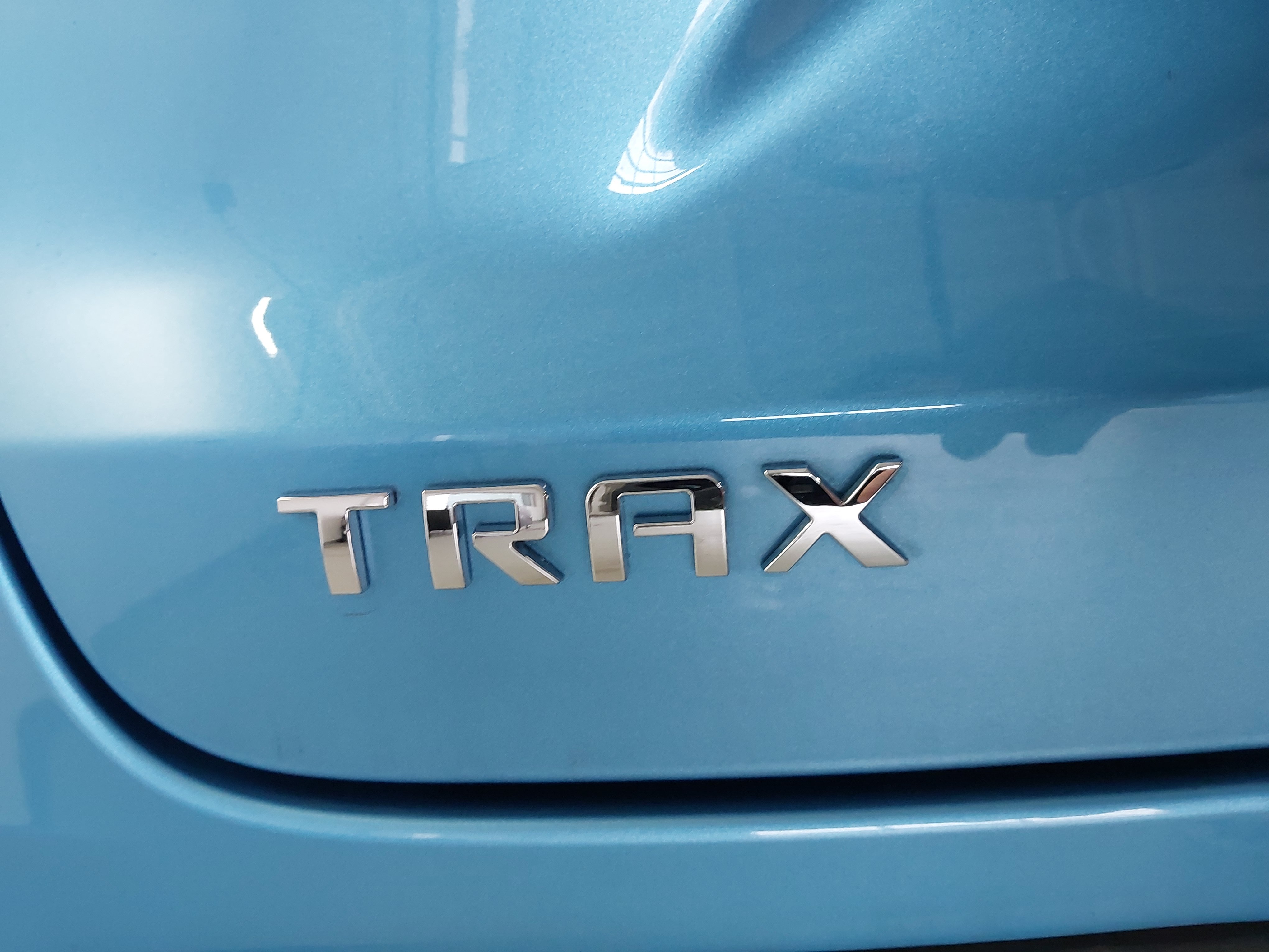 Used 2025 Chevrolet Trax LT w/ Driver Confidence Package FWD image 32