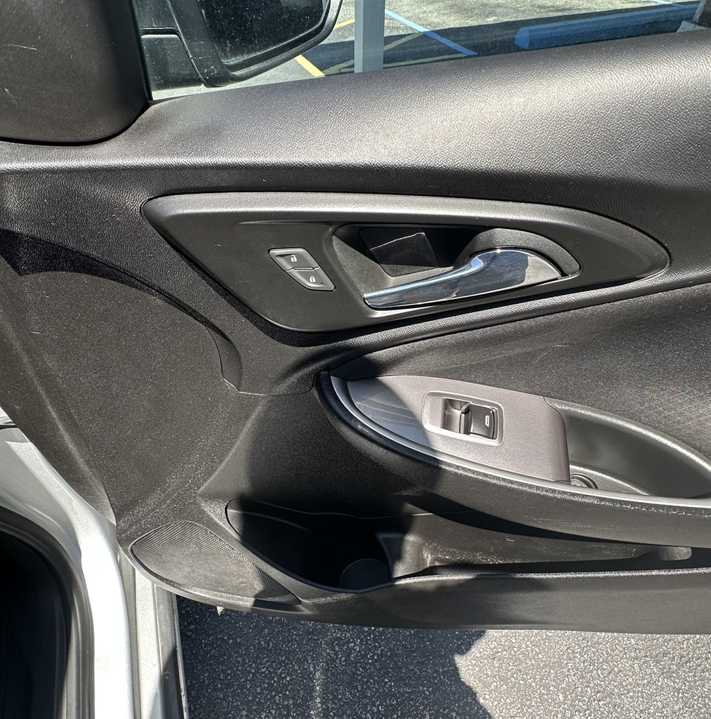 Used 2022 Chevrolet Malibu LT image 22