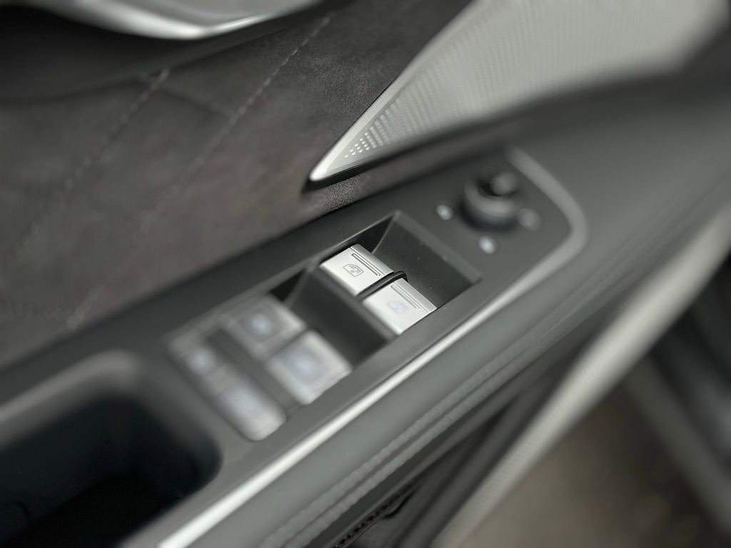 New 2025 Audi S8 image 24