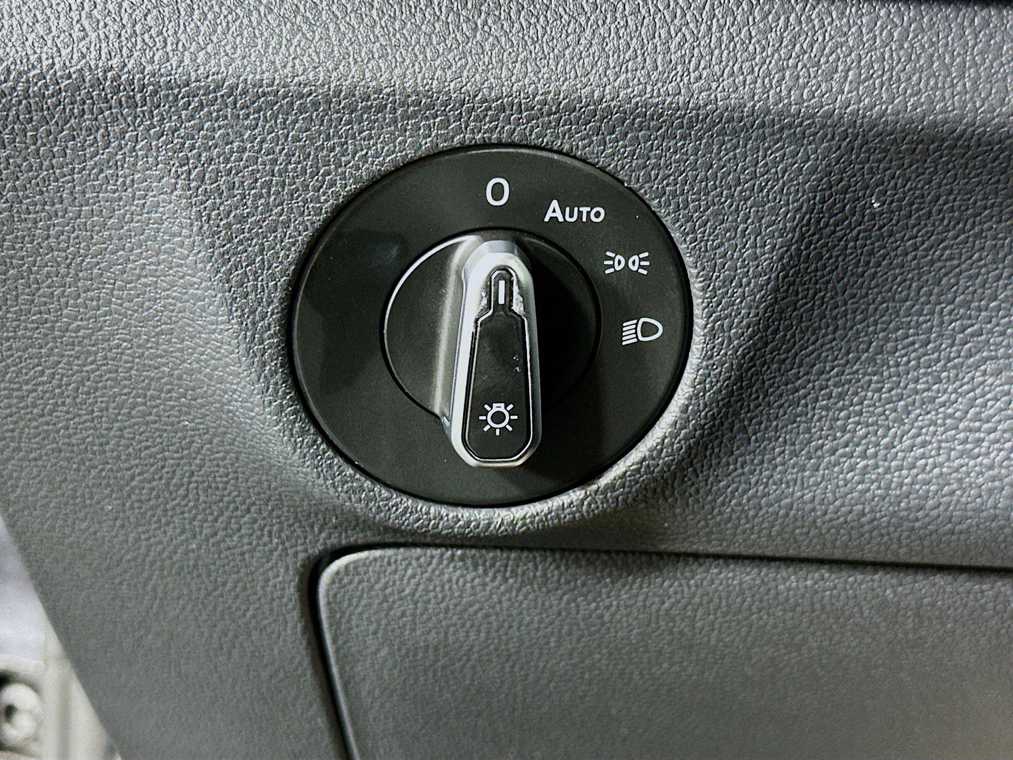 Used 2024 Volkswagen Jetta SE image 17