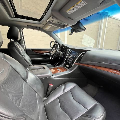 Used 2018 Cadillac Escalade Luxury image 10