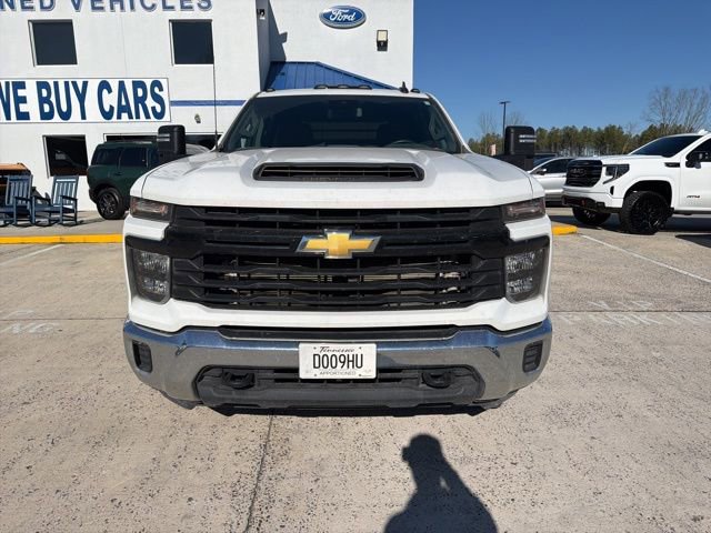 Used 2024 Chevrolet Silverado 3500 W/T image 2