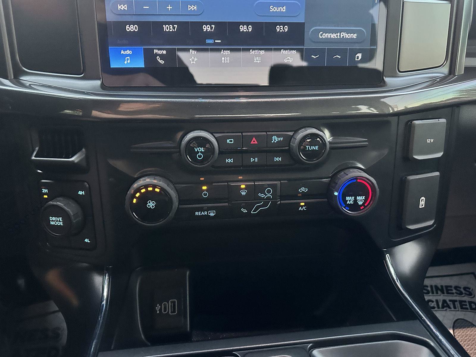 Used 2025 Ford F150 STX w/ Equipment Group 200A AWD/4WD image 32