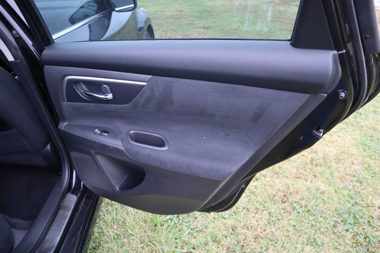Used 2015 Nissan Altima 2.5 SV image 14