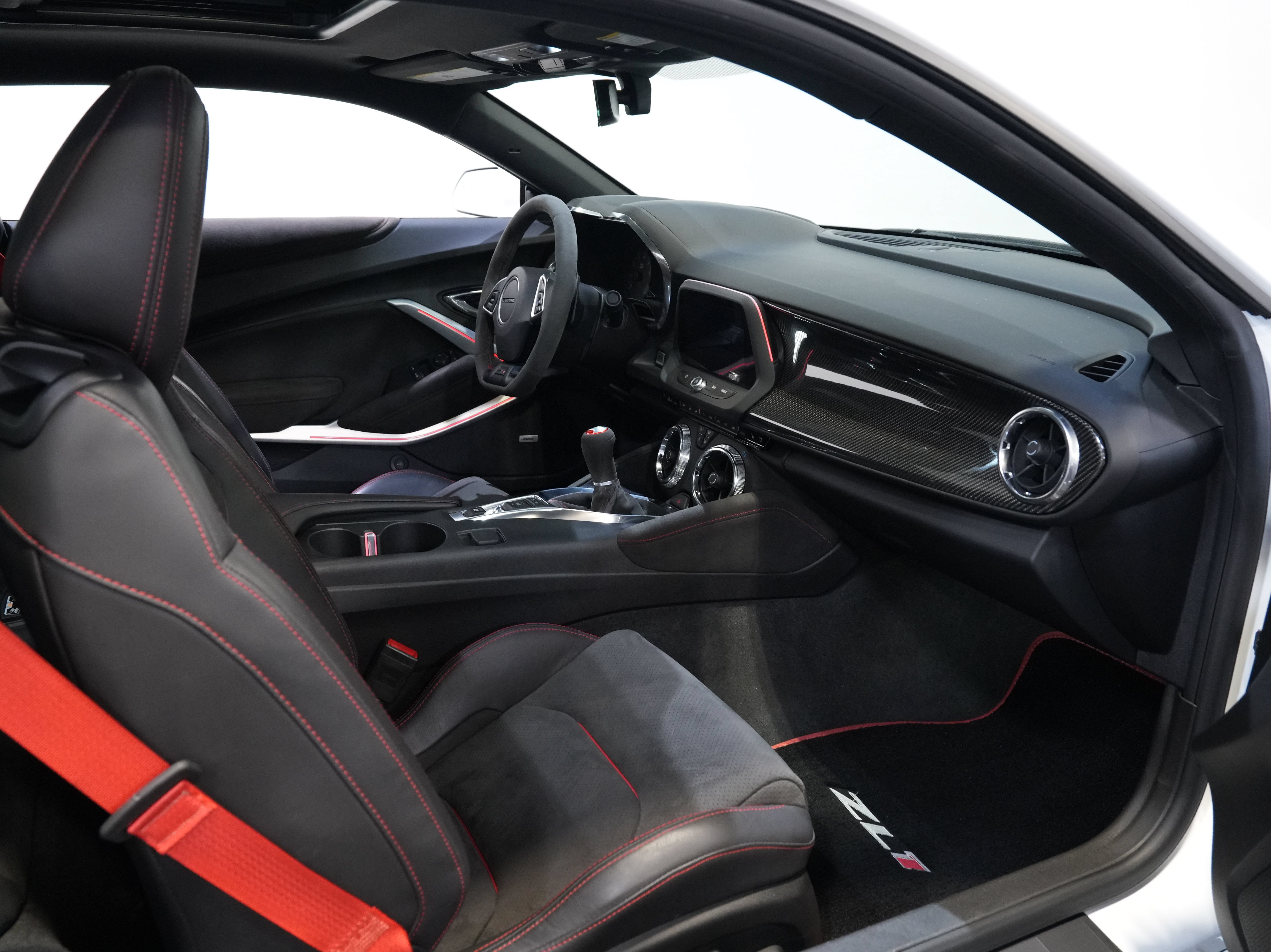 Used 2018 Chevrolet Camaro ZL1 RWD image 33