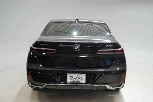 Used 2025 BMW 740i xDrive image 6