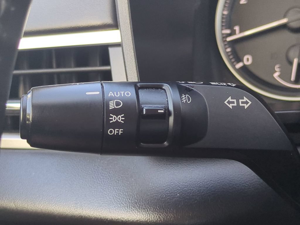 Used 2024 Mitsubishi Outlander SE Black Edition FWD image 32