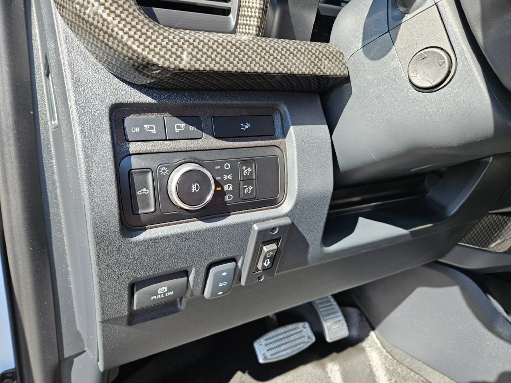 Used 2024 Ford F250 Lariat w/ Lariat Ultimate Package AWD/4WD image 27
