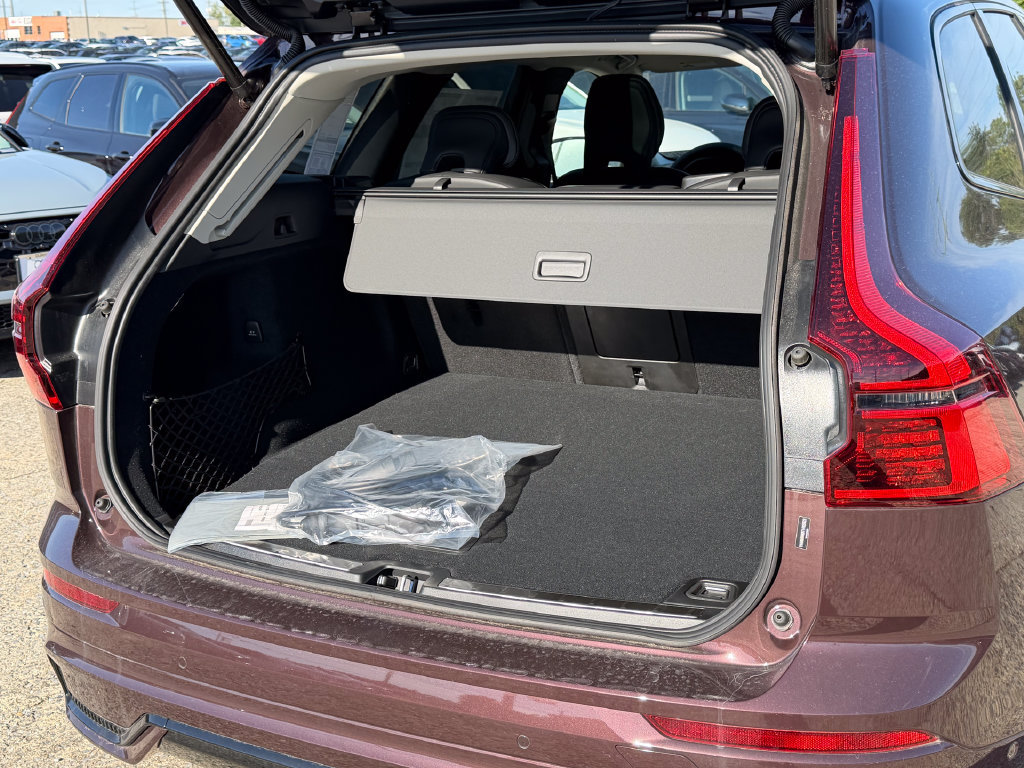 New 2026 Volvo XC60 T8 Ultra w/ Climate Package AWD/4WD image 13