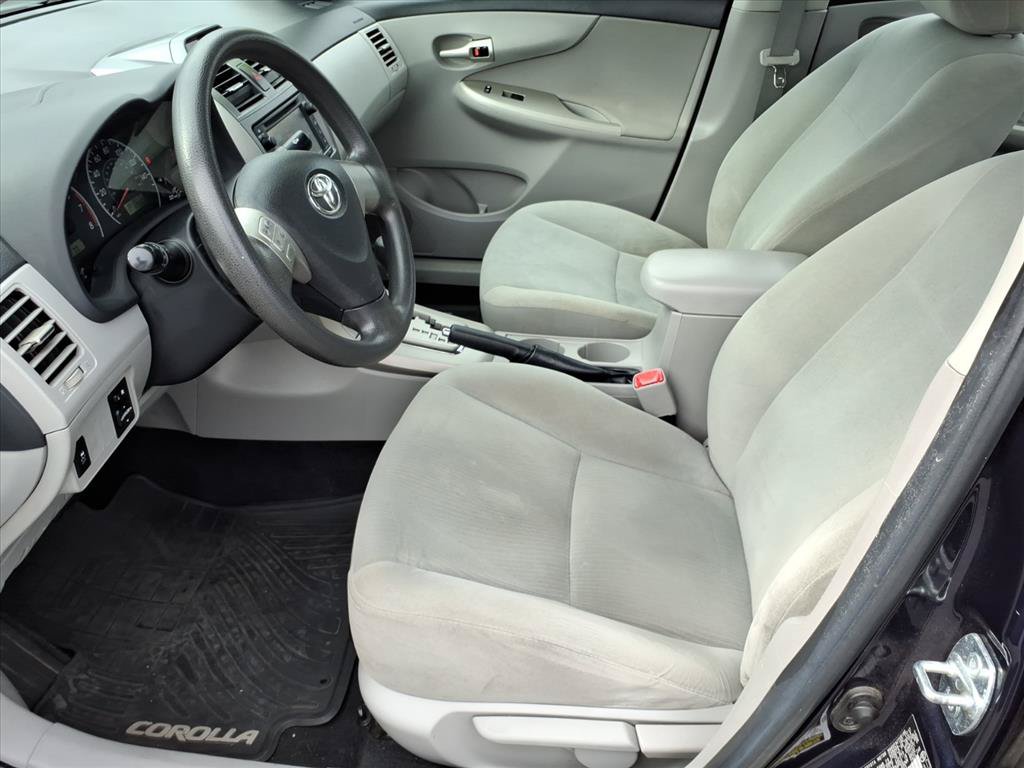 Used 2013 Toyota Corolla LE w/ Premium Pkg FWD image 5