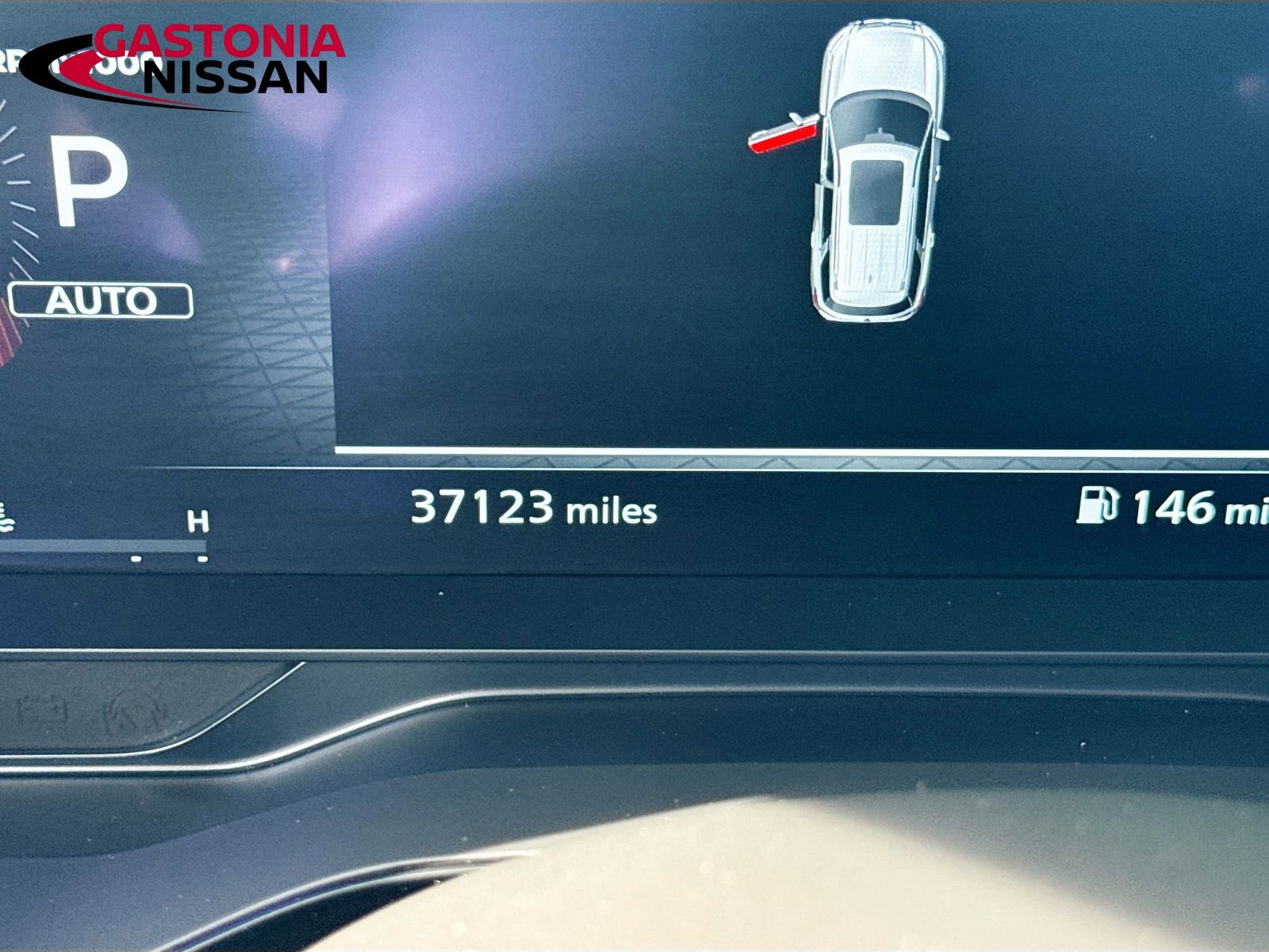 Used 2024 Nissan Pathfinder Platinum image 15