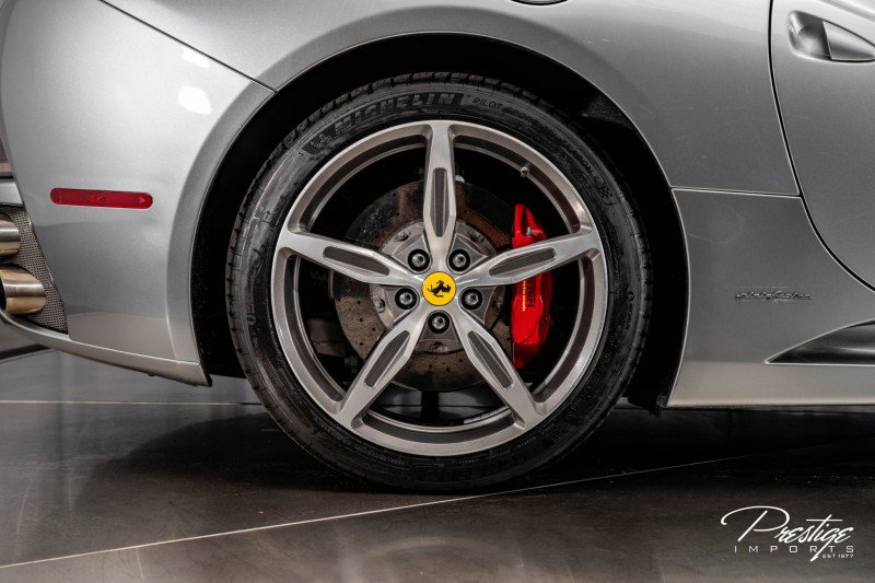 Used 2014 Ferrari California image 27