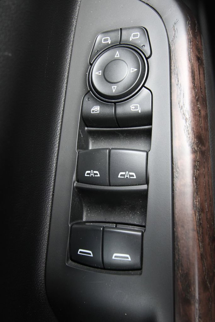 Used 2023 GMC Acadia Denali w/ Denali Ultimate Package AWD/4WD image 26