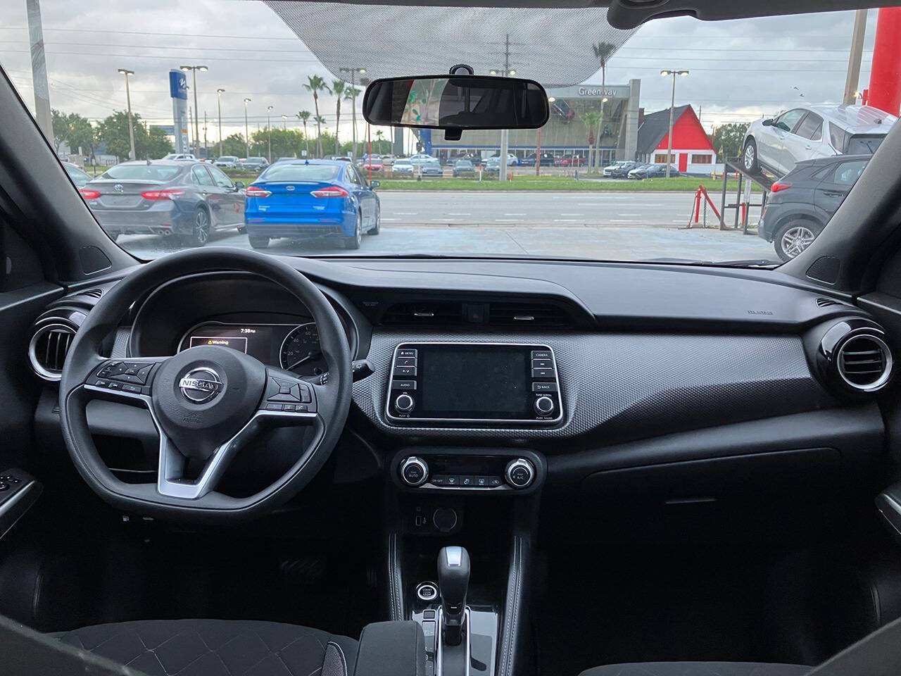Used 2019 Nissan Kicks SV w/ Exterior Package FWD image 17