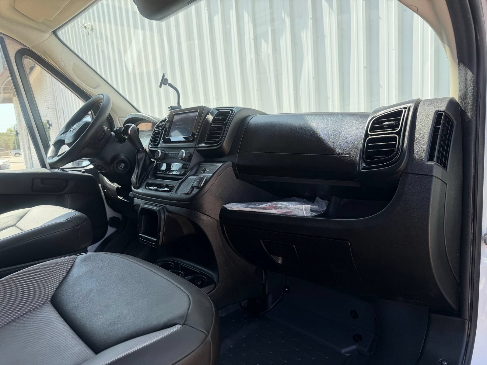 Used 2025 RAM ProMaster 3500 w/ Convenience Group FWD image 17