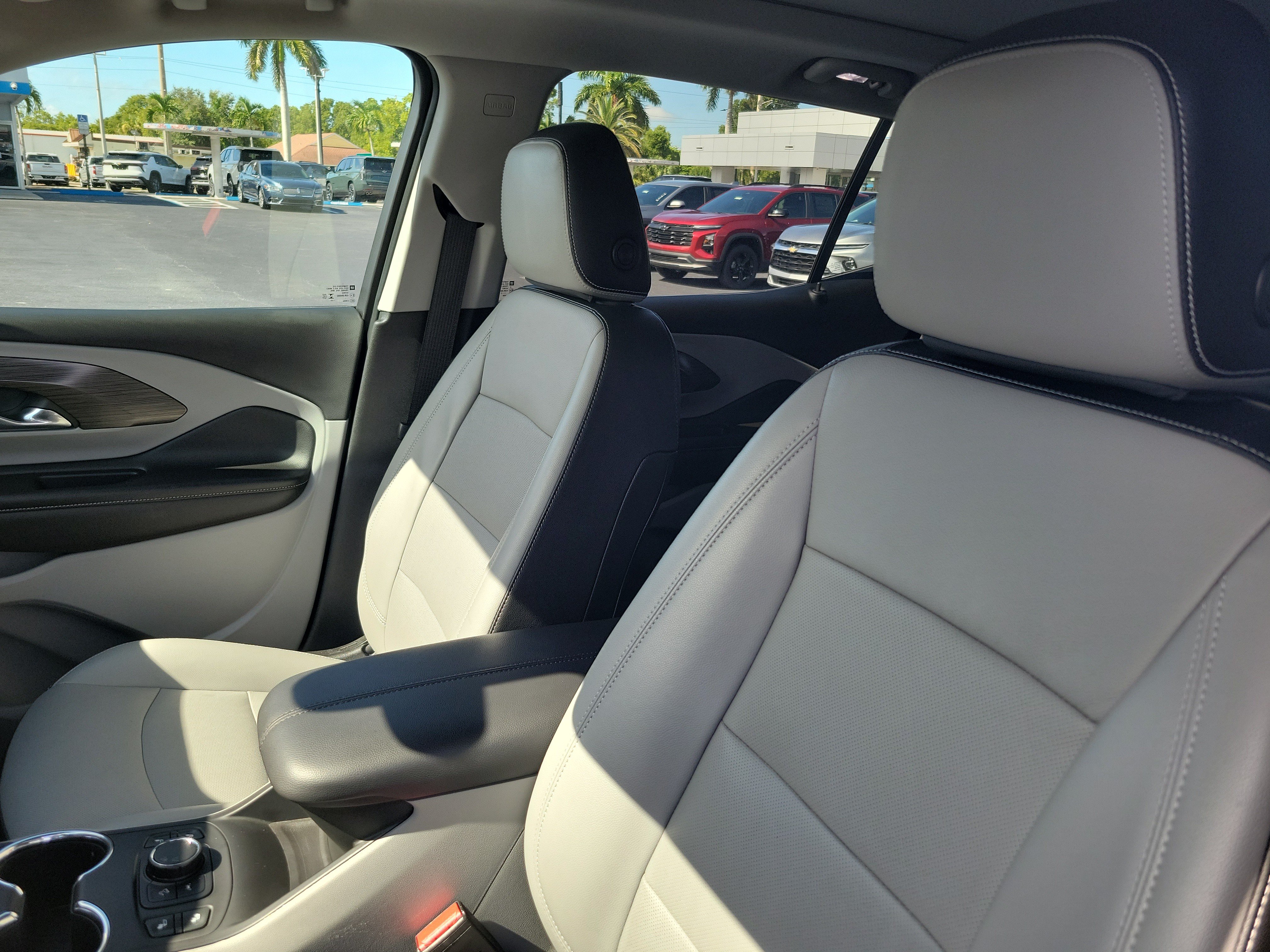 Used 2023 GMC Terrain SLT FWD image 16