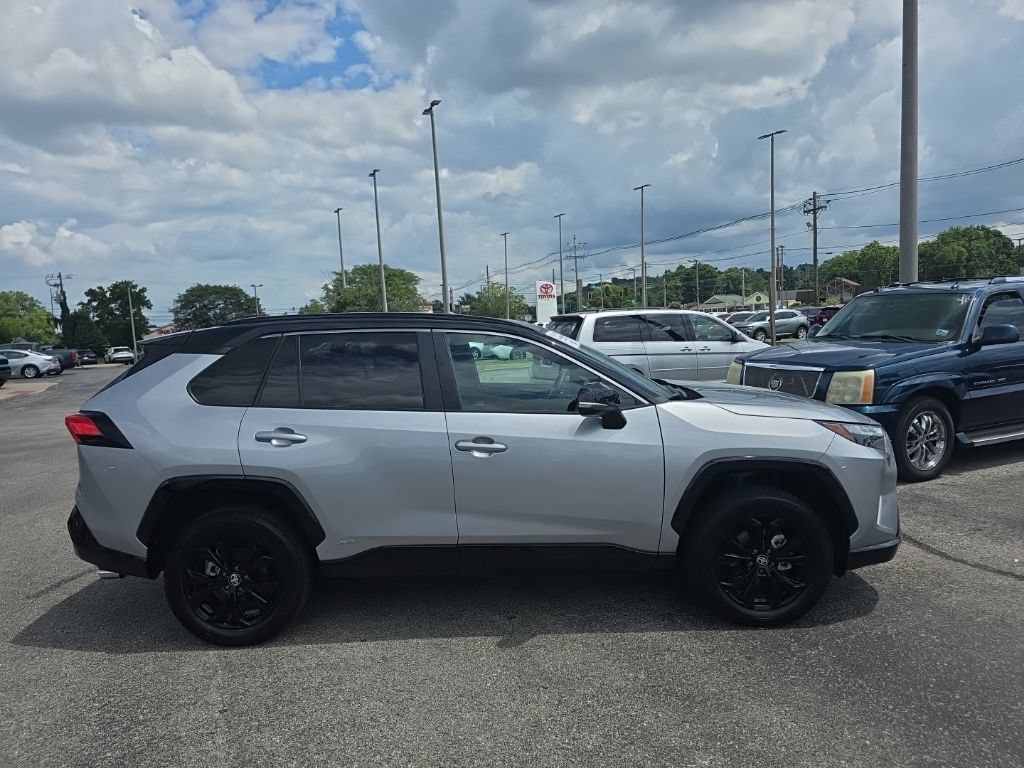Certified 2025 Toyota RAV4 XSE w/ Weather Package AWD/4WD image 4