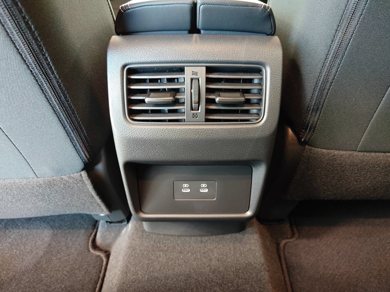 New 2026 Nissan Rogue SV AWD/4WD image 25