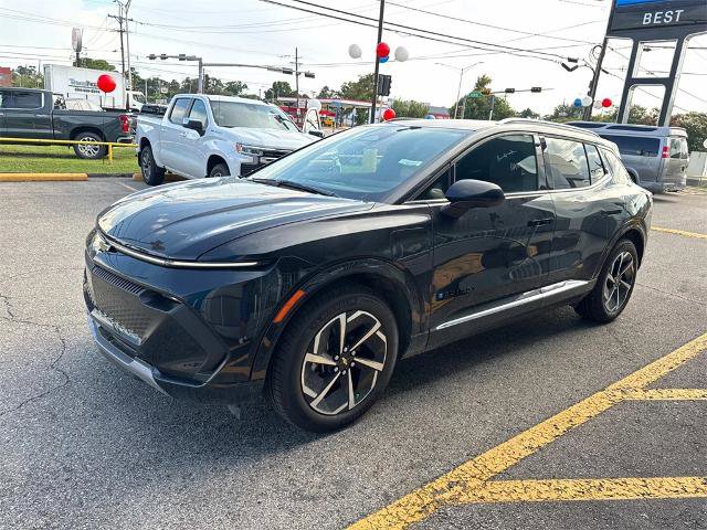 Used 2025 Chevrolet Equinox EV LT w/ LPO, All-Weather Mat Package image 3