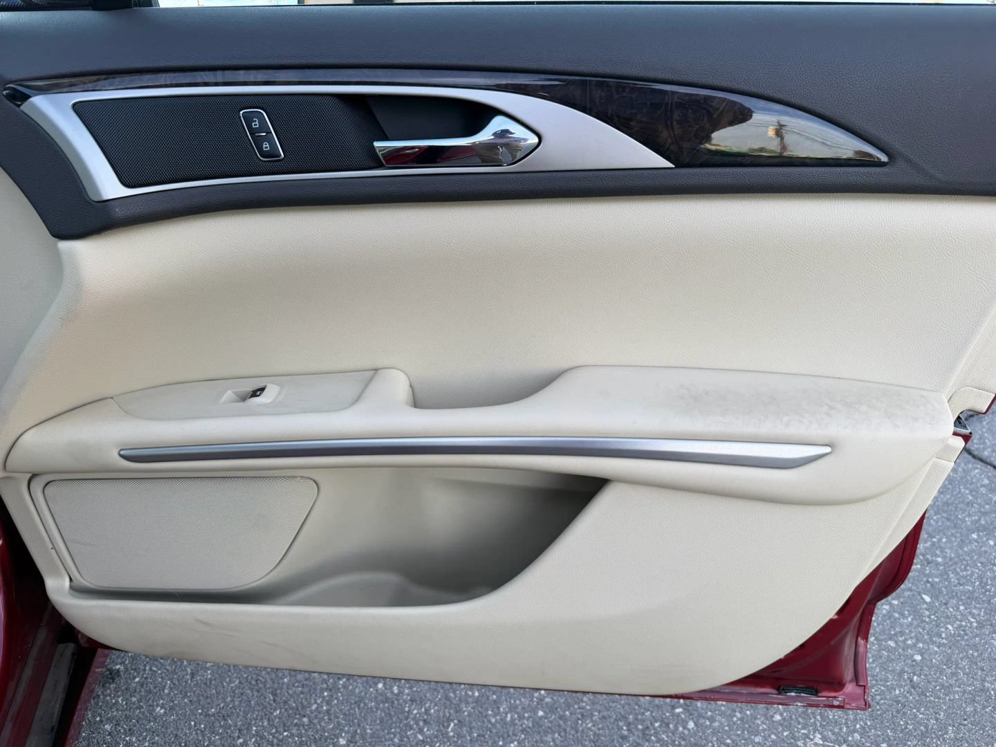 Used 2015 Lincoln MKZ Hybrid w/ Equipment Group 201A Select FWD image 14