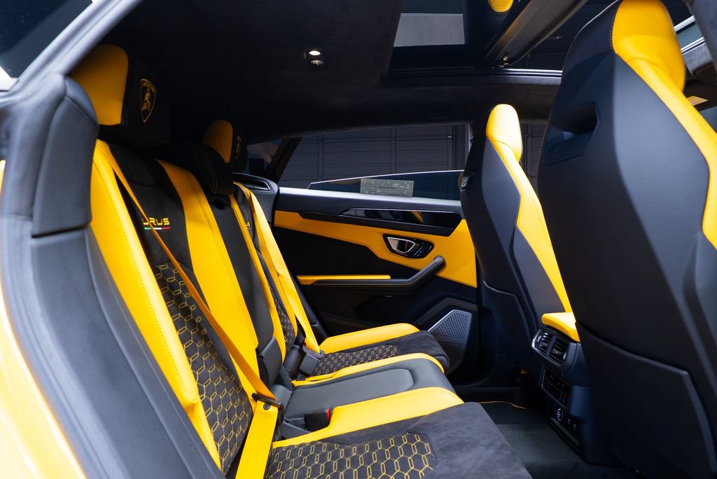 Used 2022 Lamborghini Urus AWD/4WD image 61