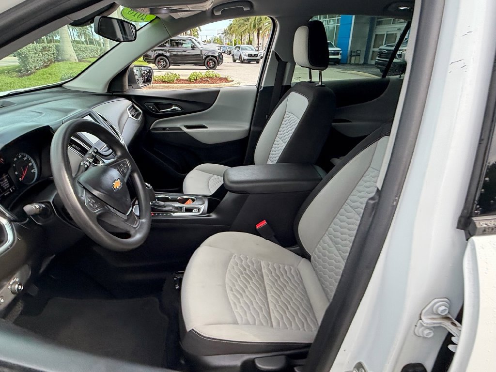 Used 2018 Chevrolet Equinox LS FWD image 9