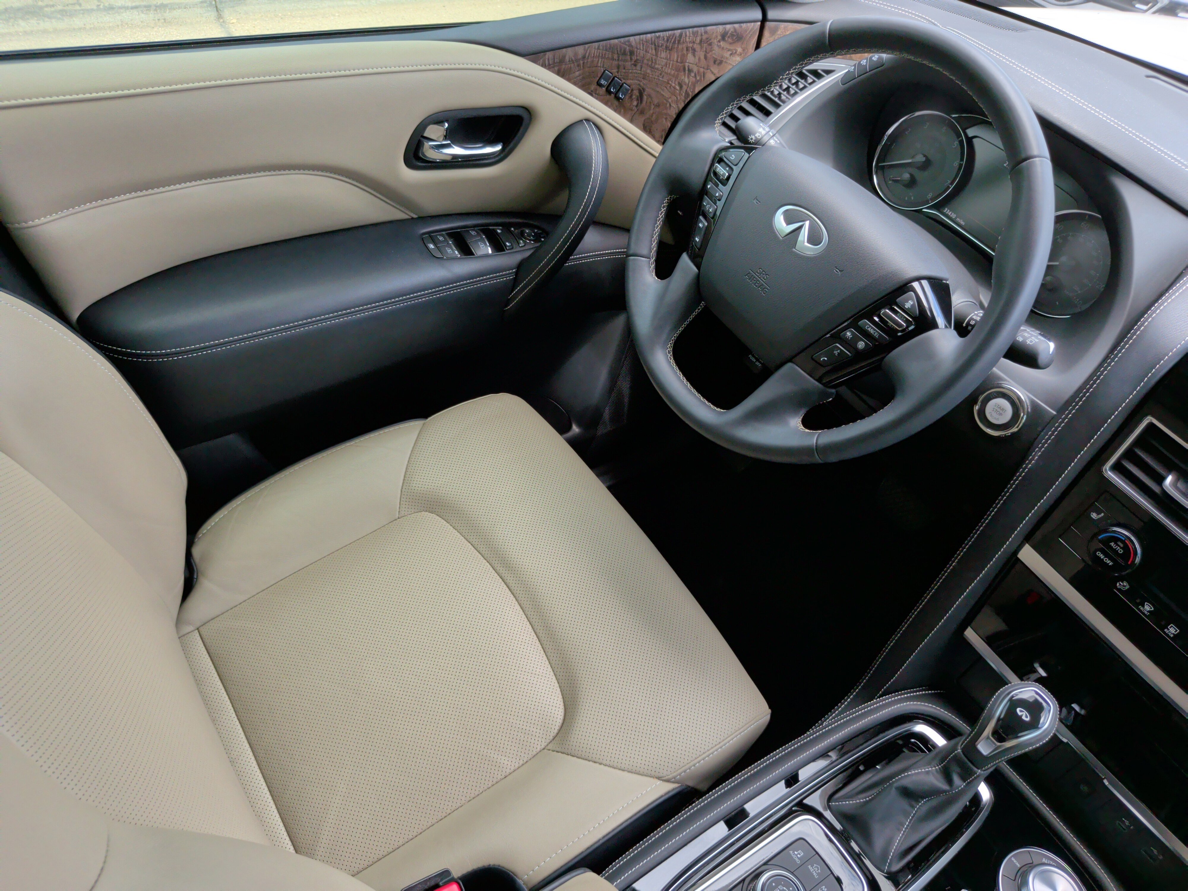 Used 2023 INFINITI QX80 Premium Select w/ Cargo Package AWD/4WD image 34