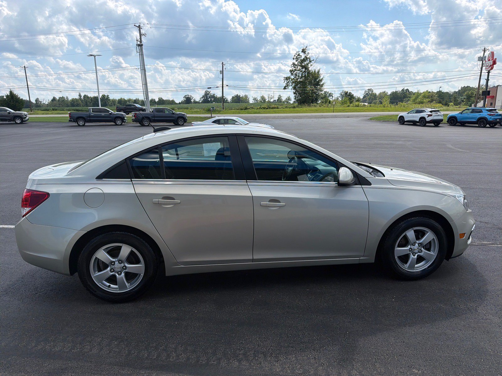 Used 2015 Chevrolet Cruze LT w/ Technology Package FWD image 6