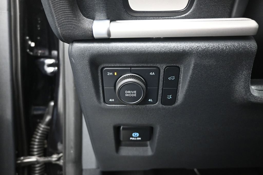 Used 2025 Ford Expedition Active AWD/4WD image 14