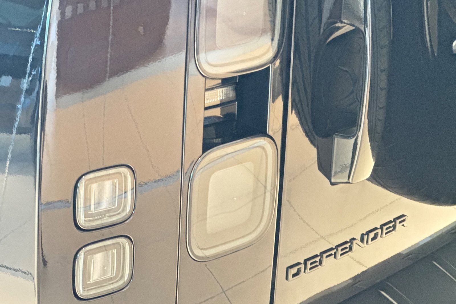 New 2026 Land Rover Defender 110 OCTA image 31