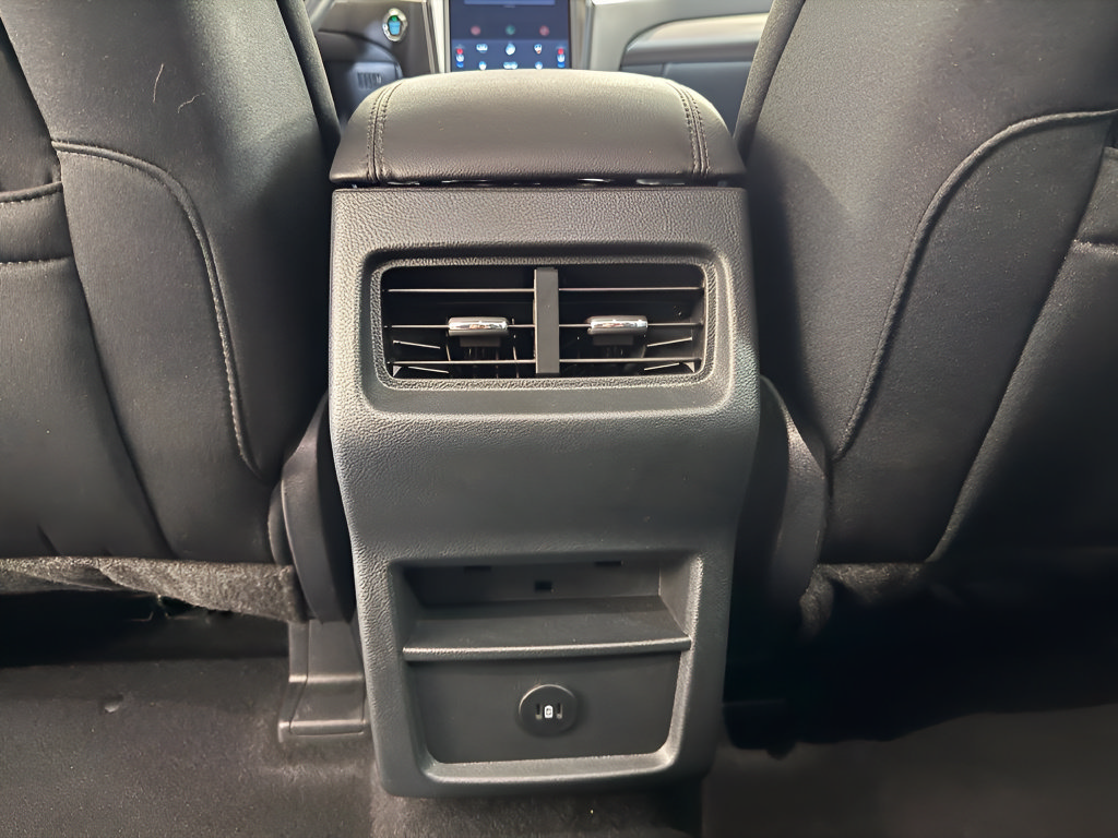 Used 2024 Ford Edge SE w/ Black Appearance Package AWD/4WD image 26