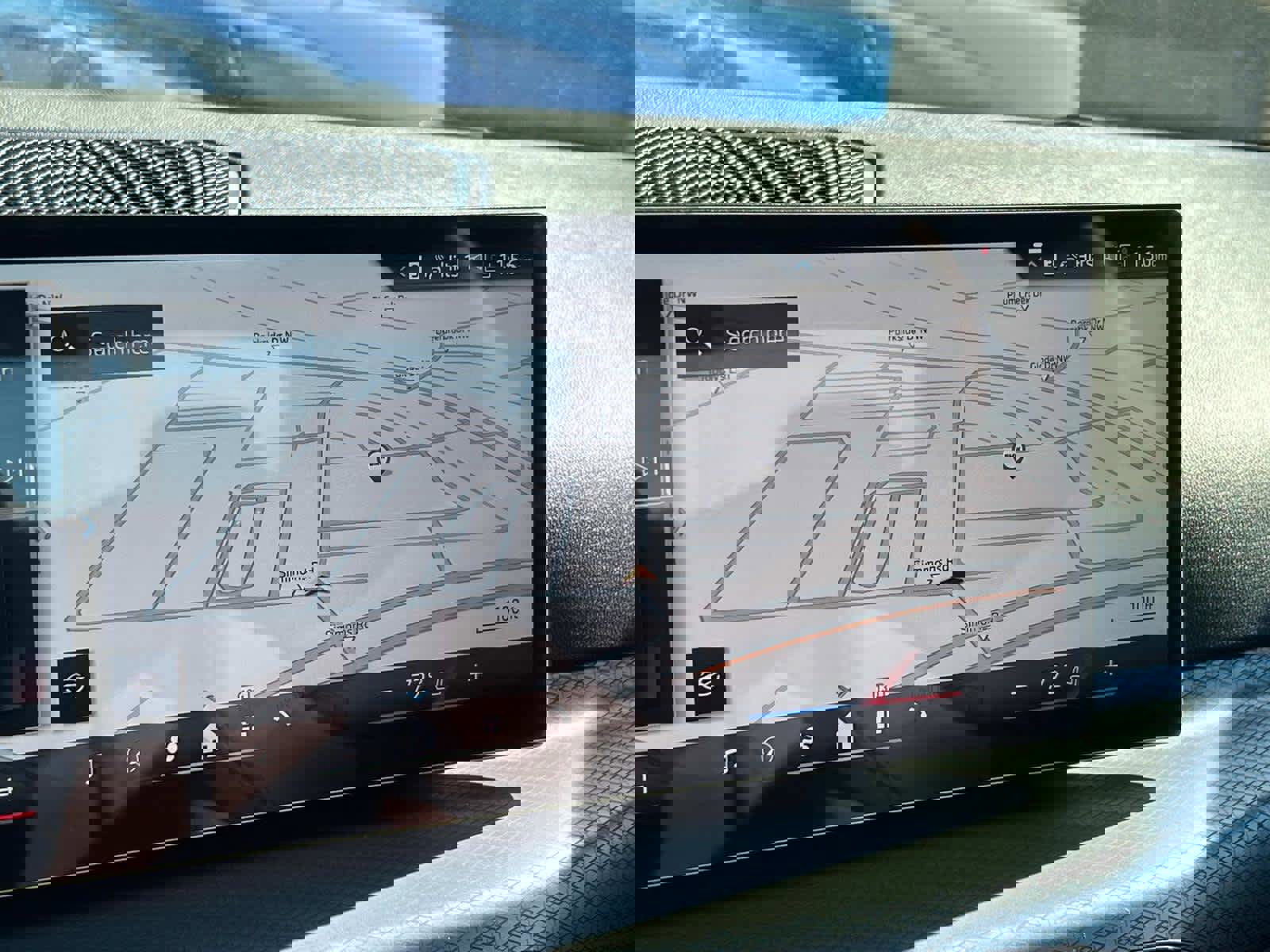 Used 2025 BMW 430i xDrive Coupe w/ Premium Package image 22