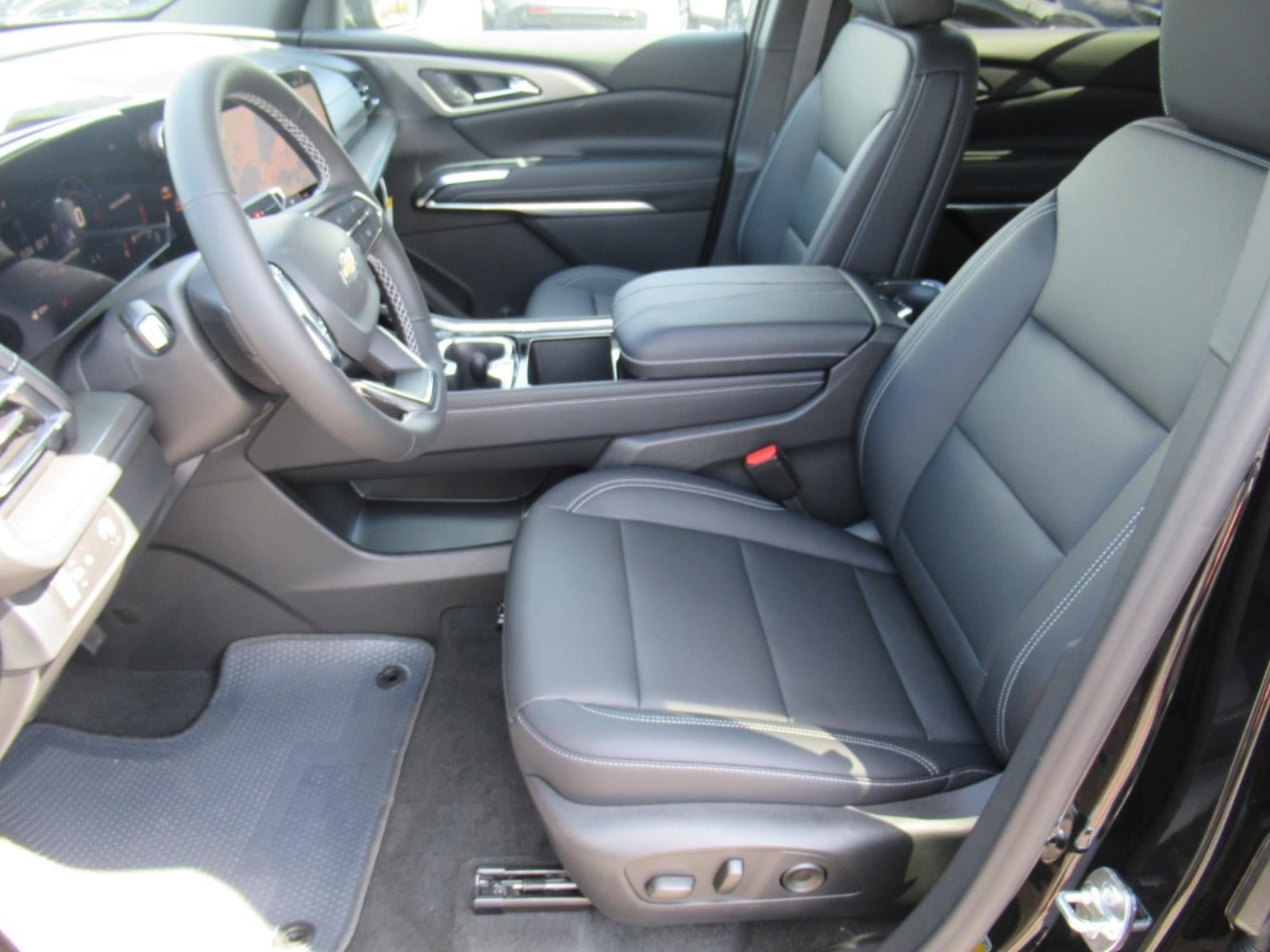 New 2027 Chevrolet Traverse LT FWD image 16