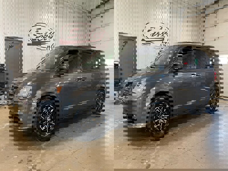 Used 2019 Dodge Grand Caravan GT image 1