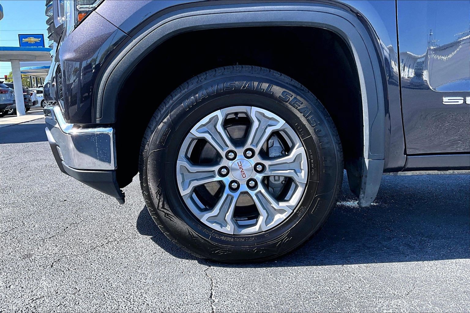 Used 2024 GMC Sierra 1500 SLT AWD/4WD image 9