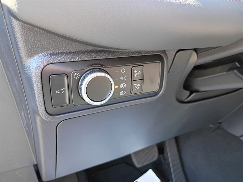 Used 2025 Ford Explorer Active RWD image 19