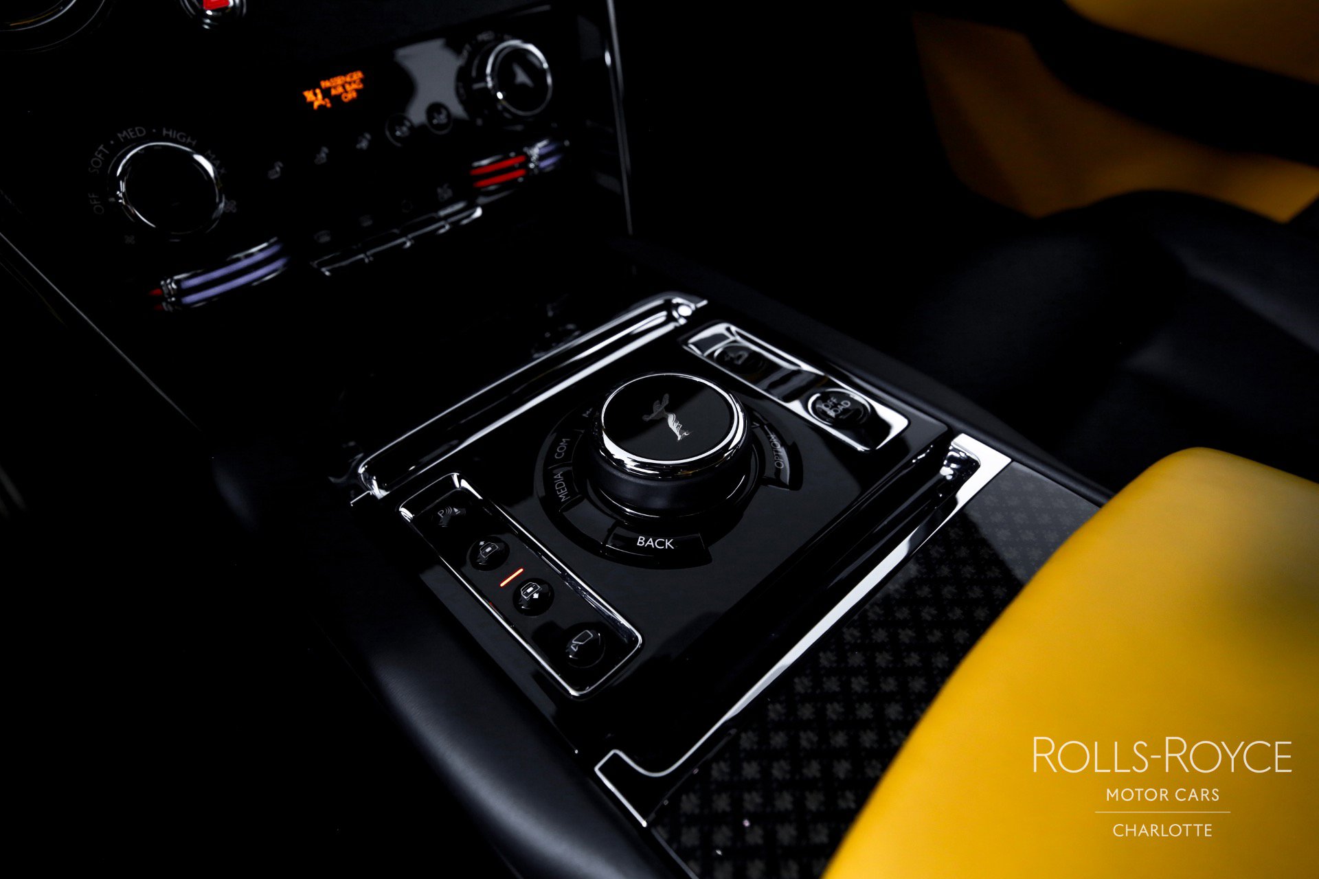 Certified 2023 Rolls-Royce Cullinan Black Badge w/ Driver's Package image 17