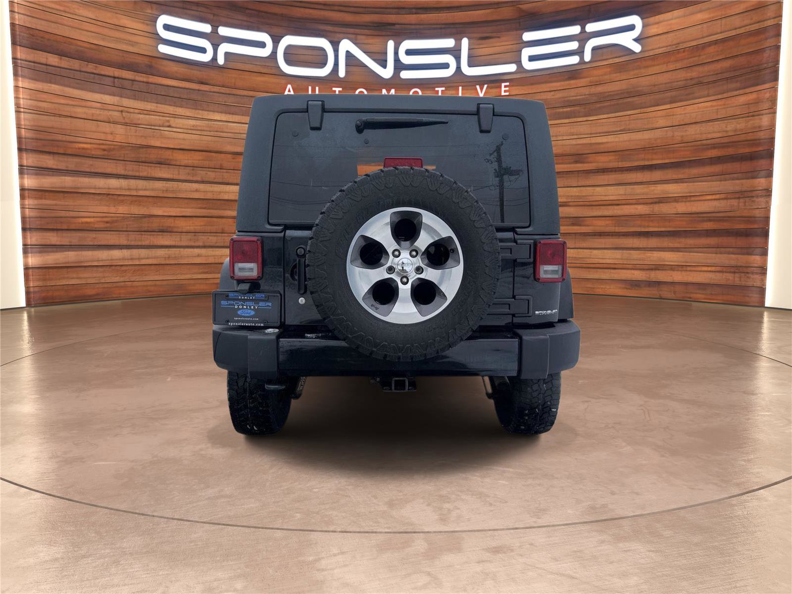 Used 2017 Jeep Wrangler Unlimited Sahara w/ Connectivity Group image 5