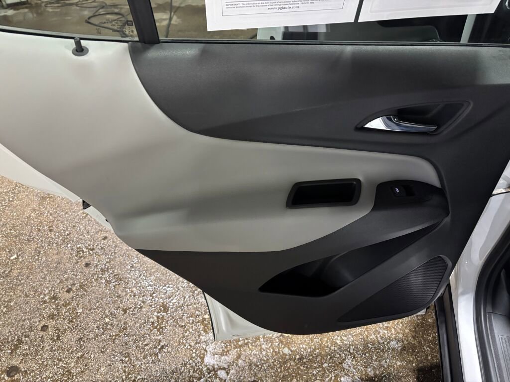 Used 2021 Chevrolet Equinox LS w/ LS Convenience Package image 15